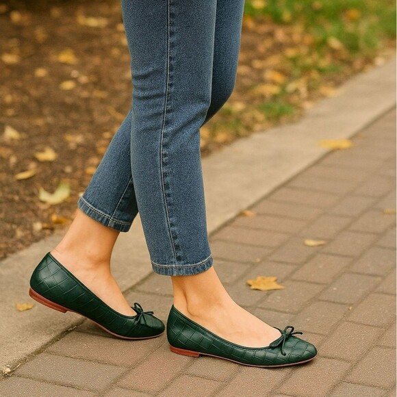 J Crew Ballet Flats 8 Dark Green Faux Leather Shoes Crocodile Alligator Bow Nice - Picture 1 of 9